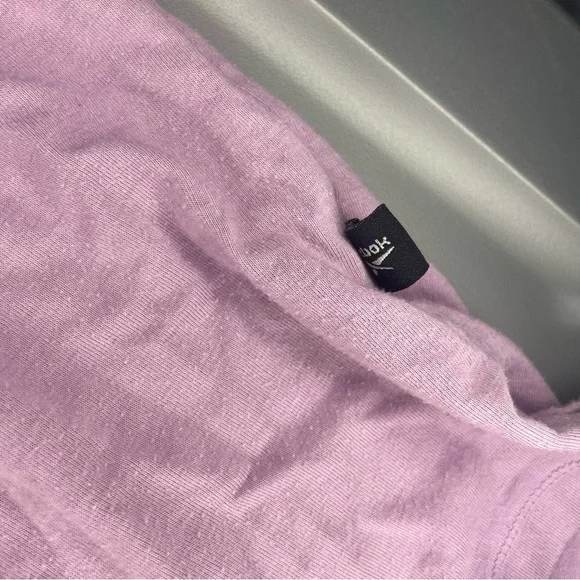 Reebok XL Women's Lavender Athletic Shirt PRELOVED - Picture 8 of 8
